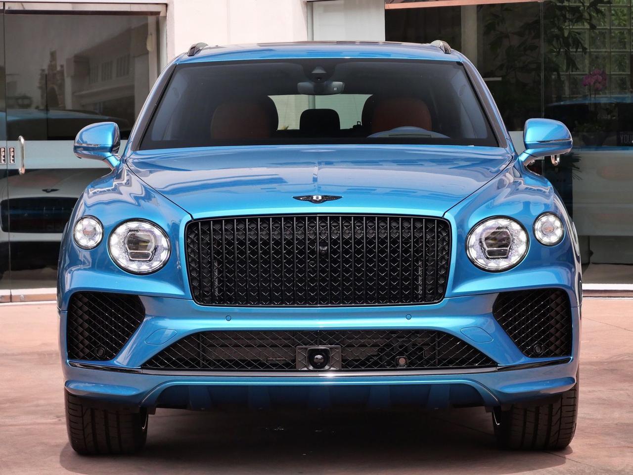 2026 Bentley Bentayga EWB Azure V8 Lawrence KS