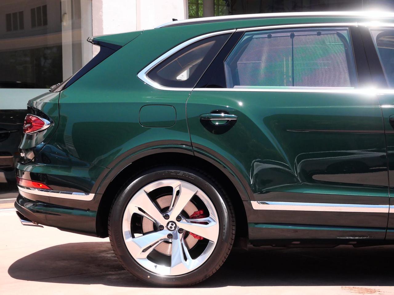 2026 Bentley Bentayga Hybrid Lawrence KS