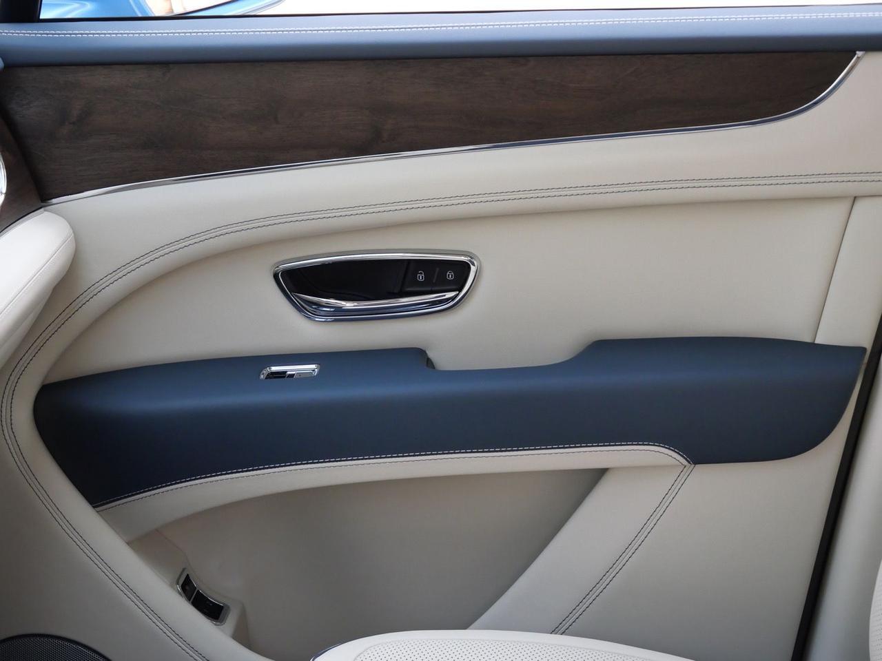 2026 Bentley Bentayga V8 Lawrence KS