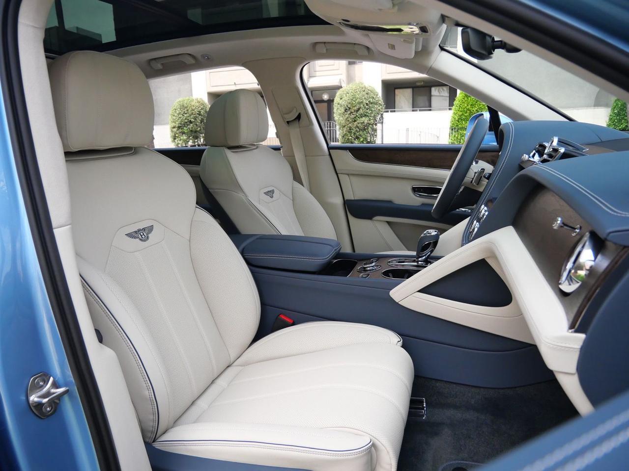 2026 Bentley Bentayga V8 Lawrence KS