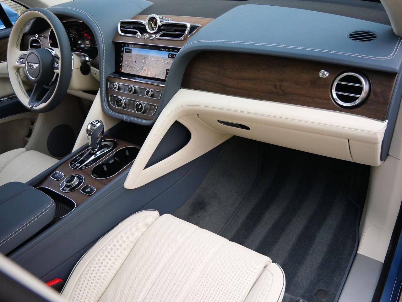2026 Bentley Bentayga V8 Lawrence KS