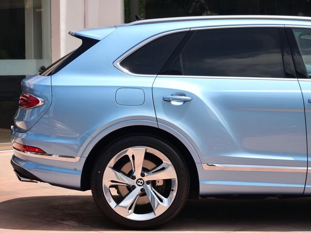 2026 Bentley Bentayga V8 Lawrence KS