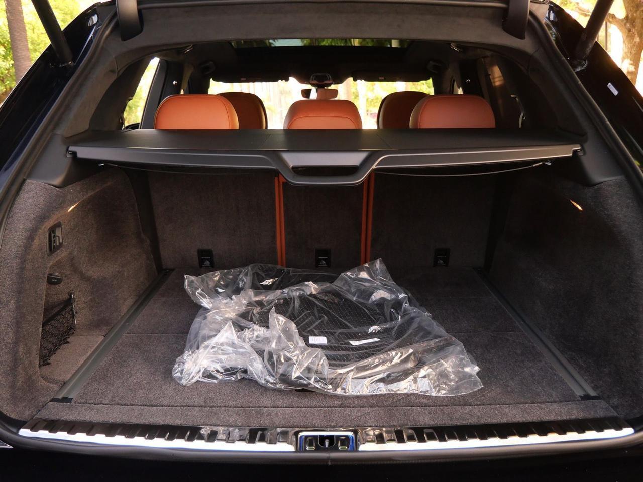 2026 Bentley Bentayga V8 Lawrence KS