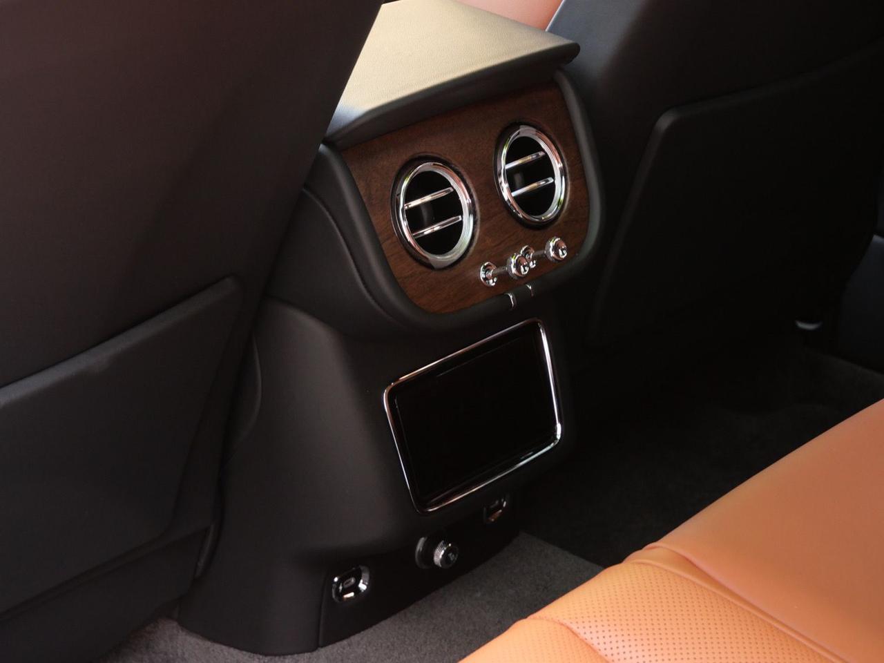 2026 Bentley Bentayga V8 Lawrence KS