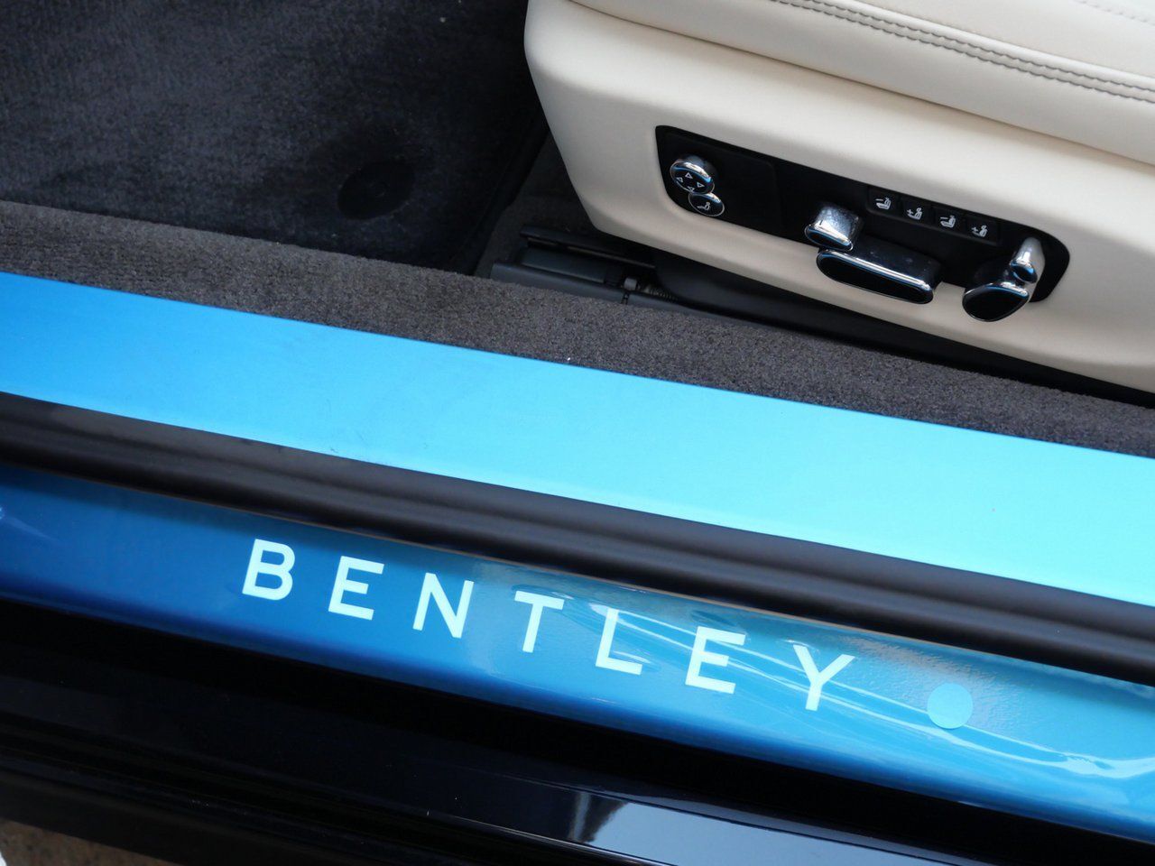 2026 Bentley Continental Lawrence KS