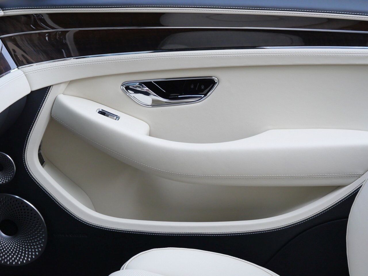 2026 Bentley Continental Lawrence KS