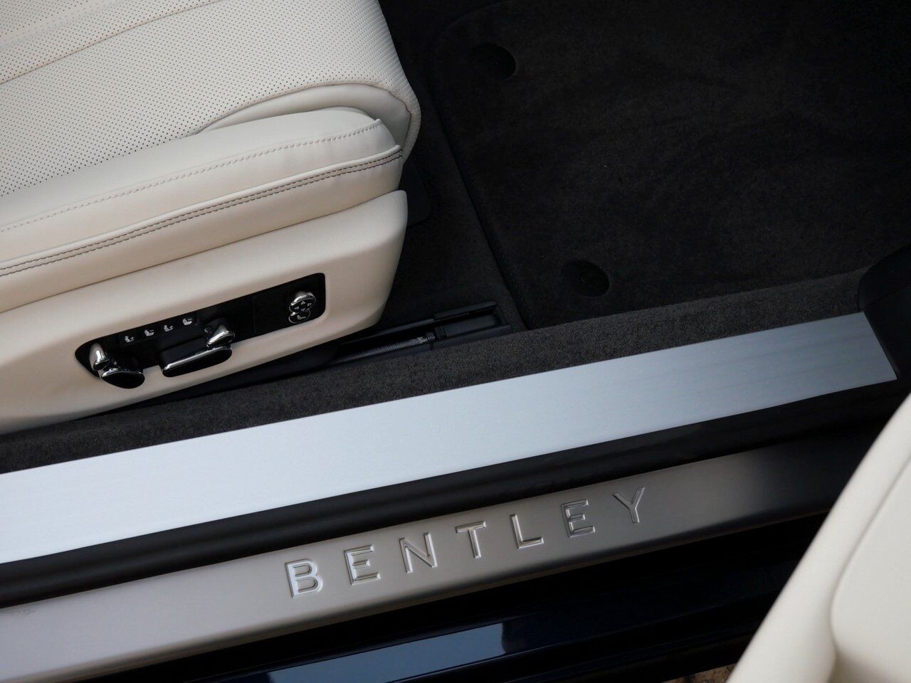 2026 Bentley Continental Lawrence KS