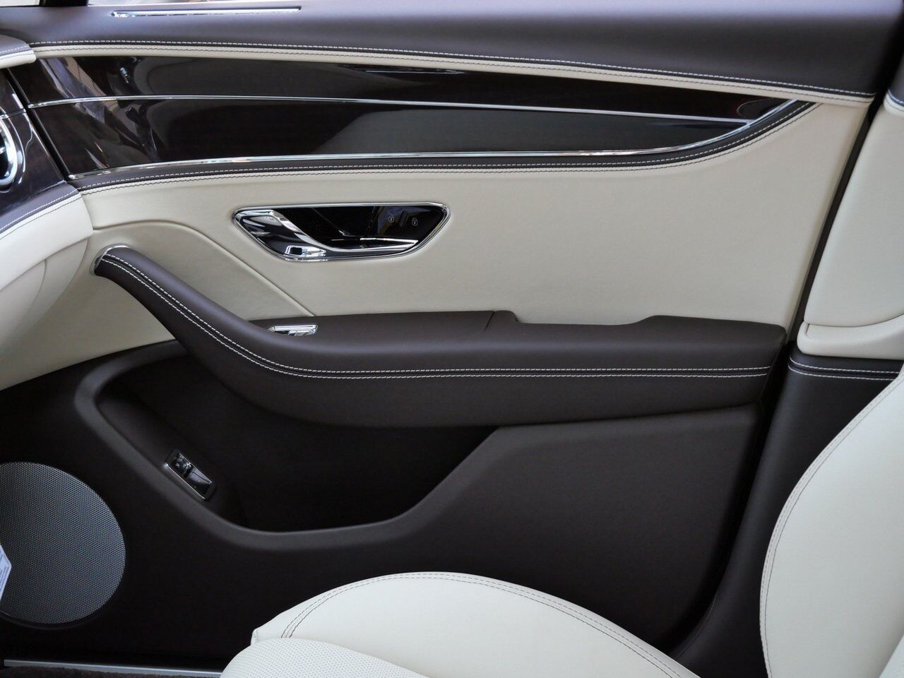 2026 Bentley Flying Spur Lawrence KS