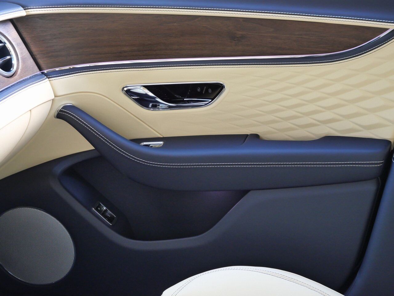 2026 Bentley Flying Spur Azure Lawrence KS