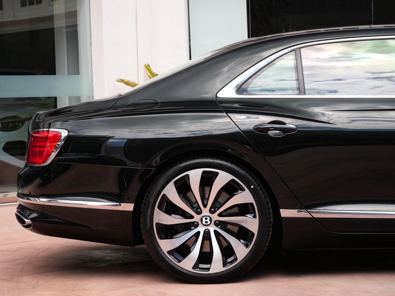 2026 Bentley Flying Spur V8 Lawrence KS
