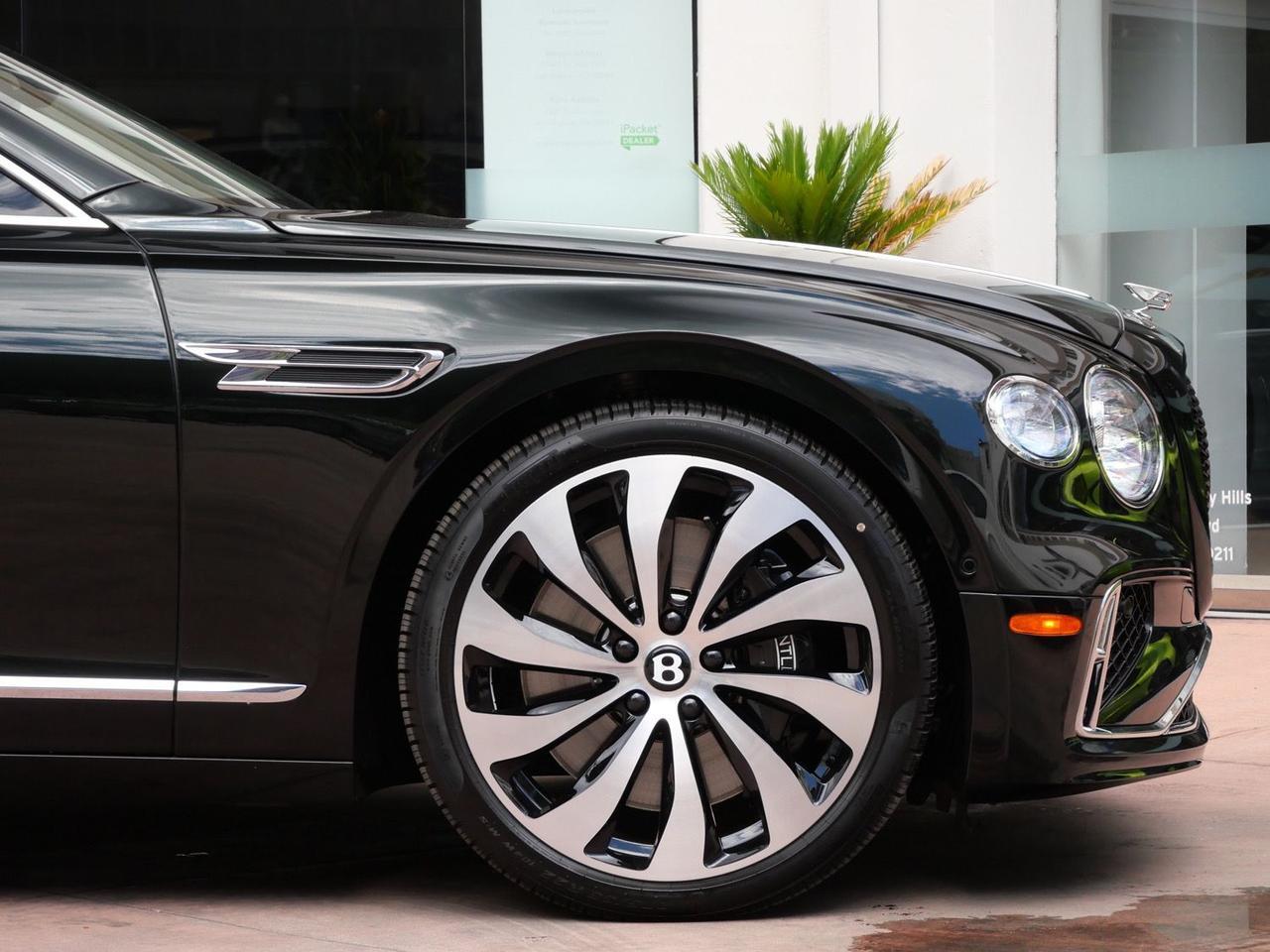 2026 Bentley Flying Spur V8 Lawrence KS