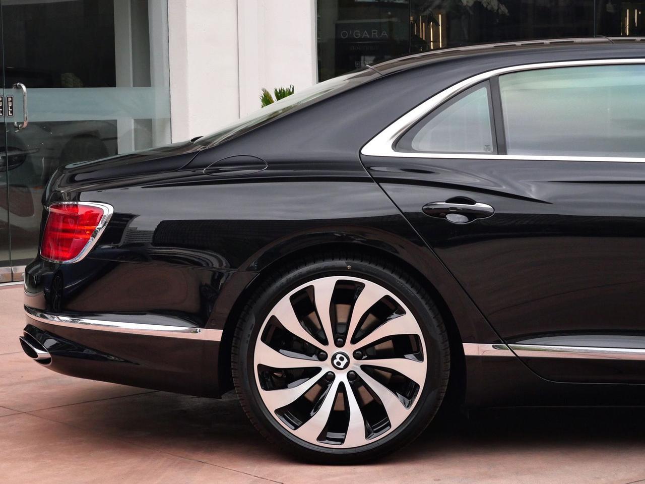 2026 Bentley Flying Spur V8 Lawrence KS