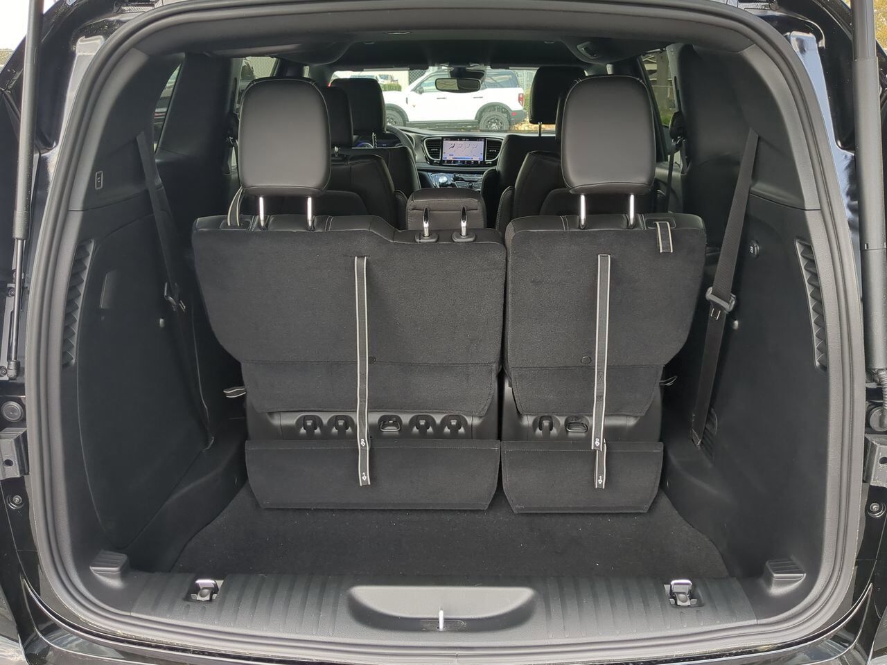 2026 Chrysler Pacifica Select Appleton WI