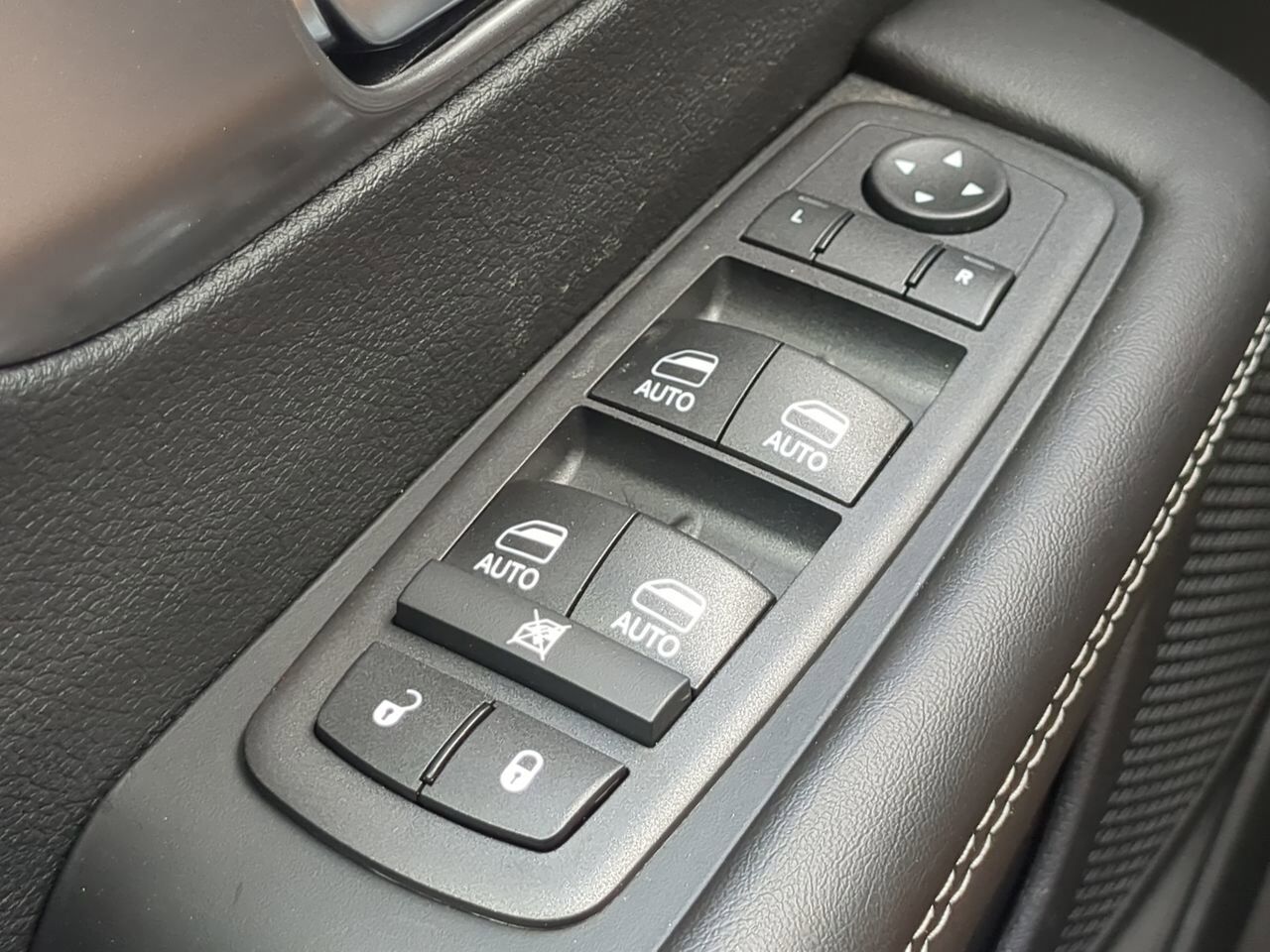 2026 Chrysler Pacifica Select Appleton WI