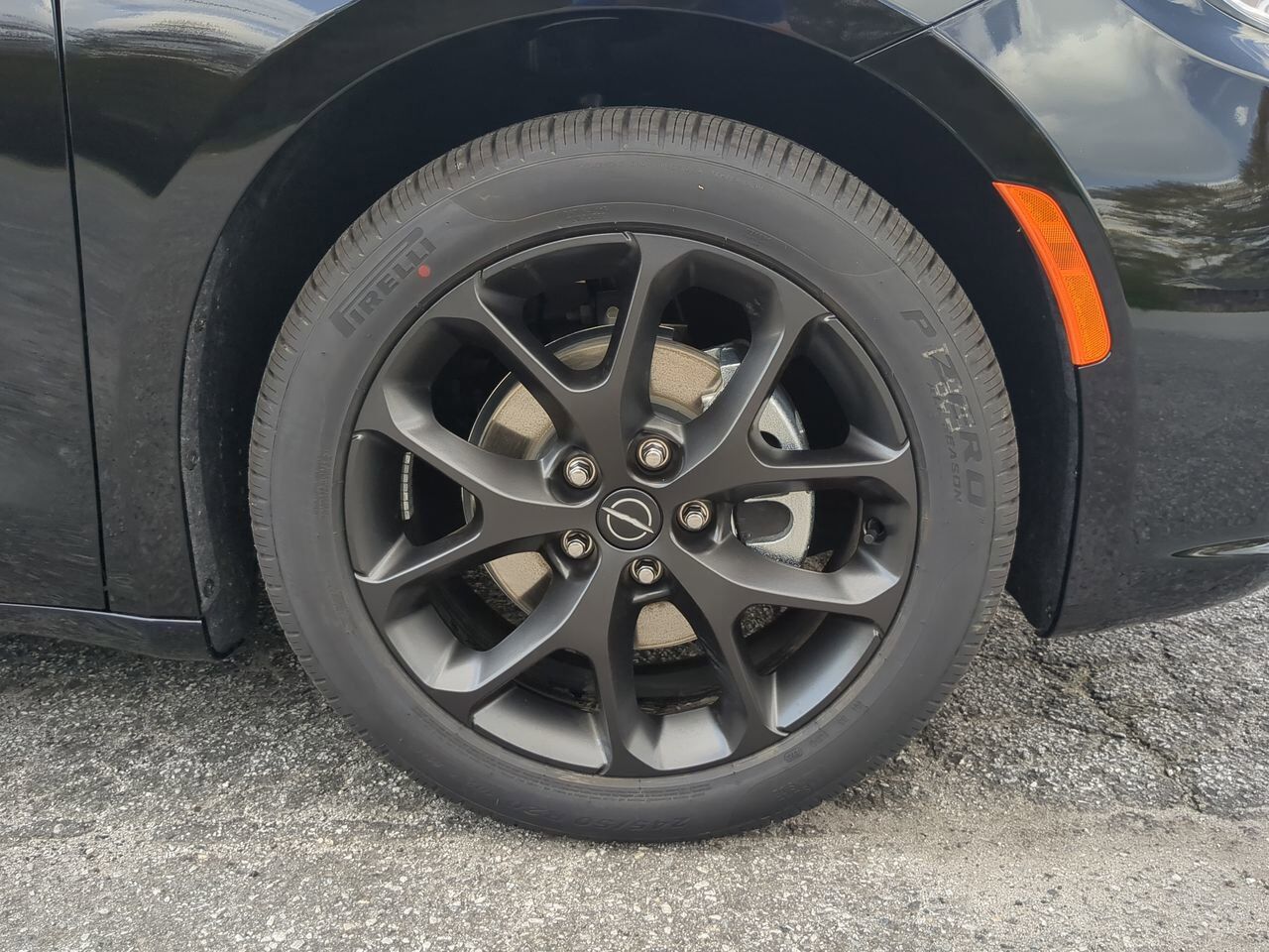 2026 Chrysler Pacifica Select Appleton WI