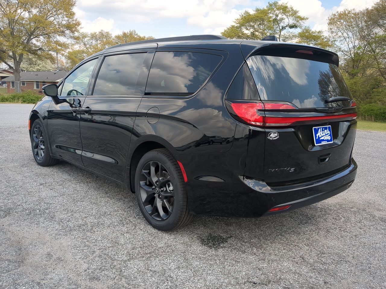 2026 Chrysler Pacifica Select Appleton WI