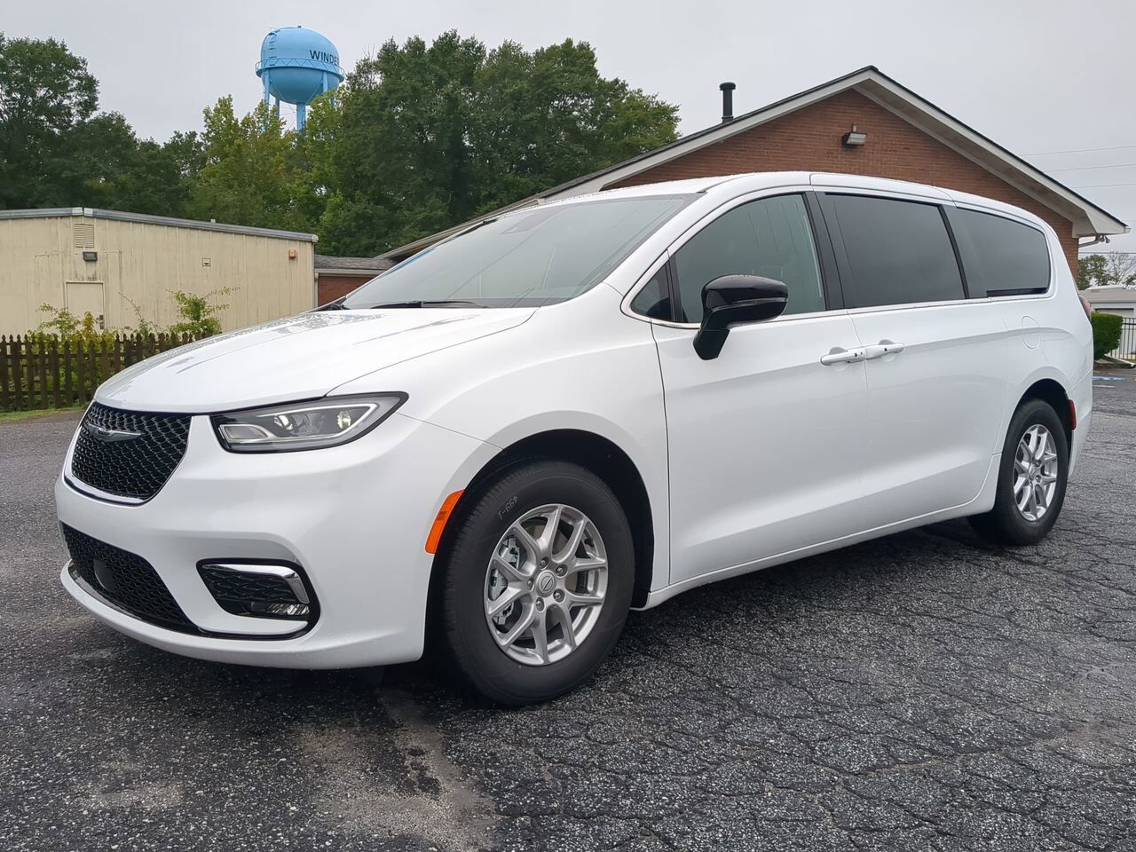 2026 Chrysler Pacifica Select Appleton WI