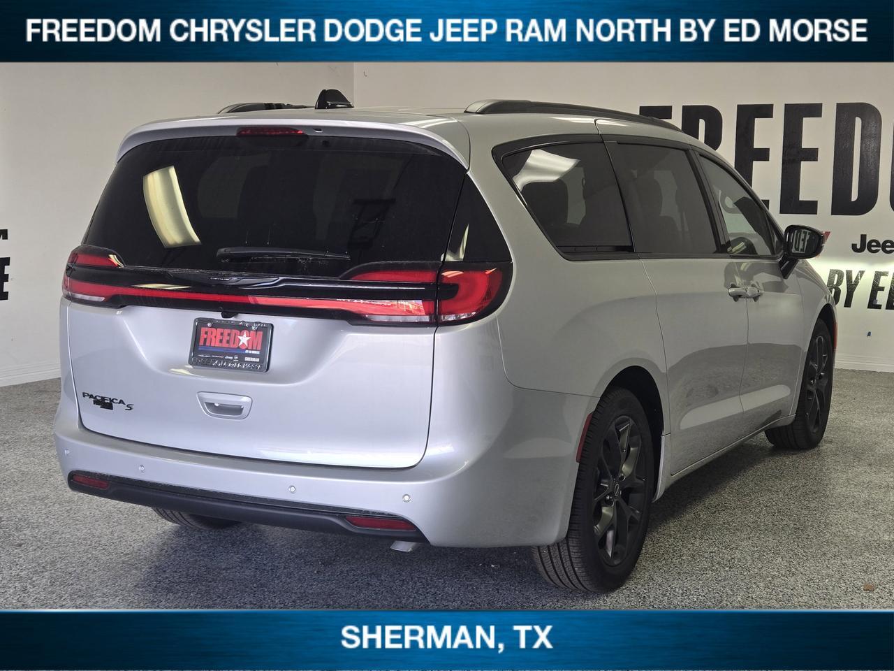 2026 Chrysler Pacifica Select Sherman TX