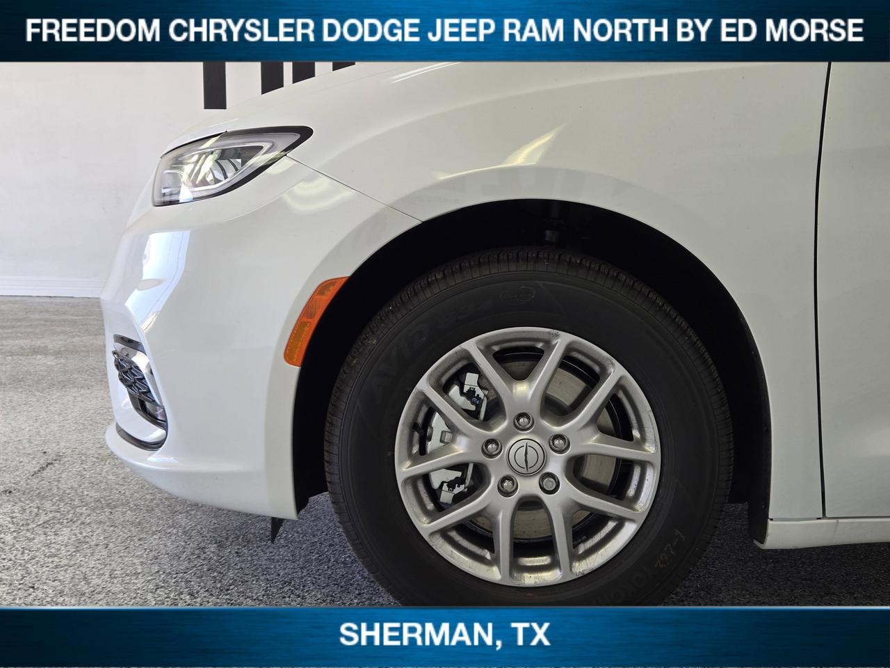 2026 Chrysler Pacifica Select Sherman TX