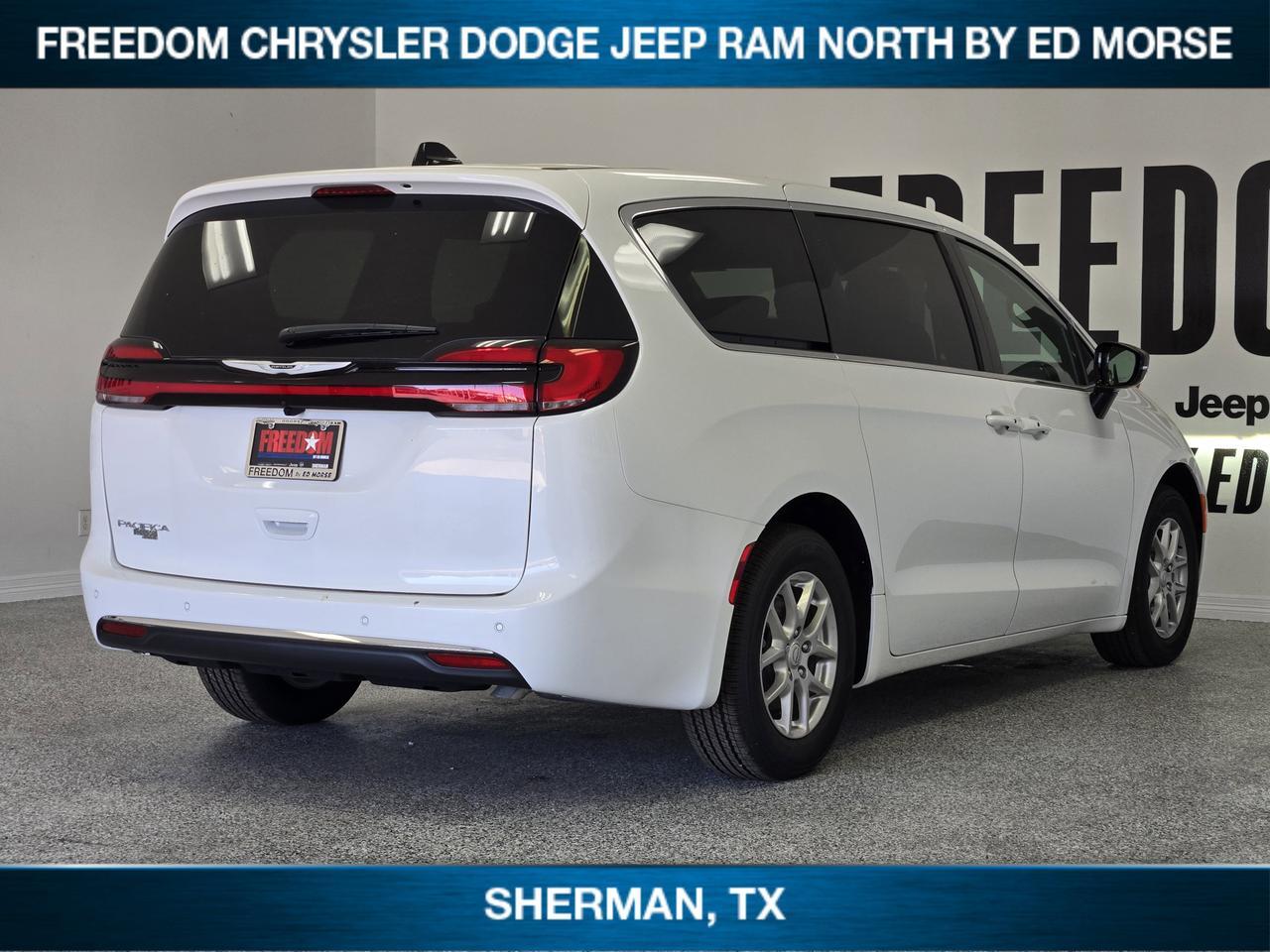 2026 Chrysler Pacifica Select Sherman TX