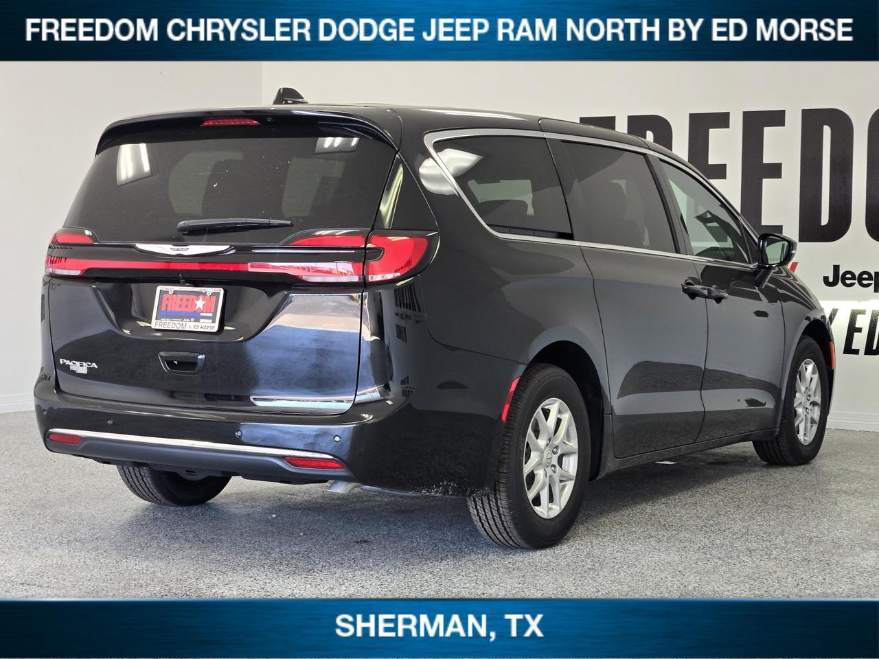 2026 Chrysler Pacifica Select Sherman TX