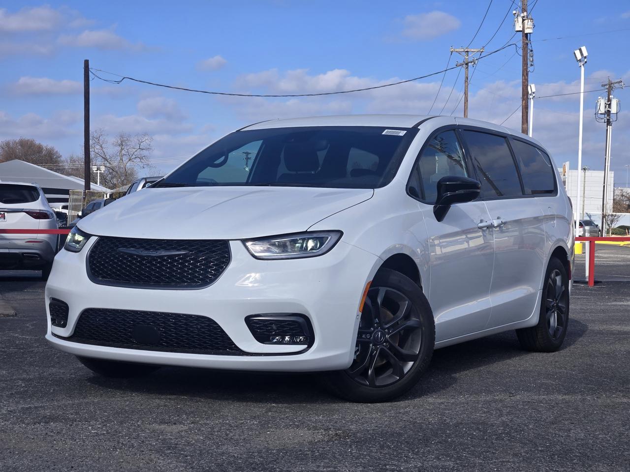 2026 Chrysler Pacifica Select Sherman TX