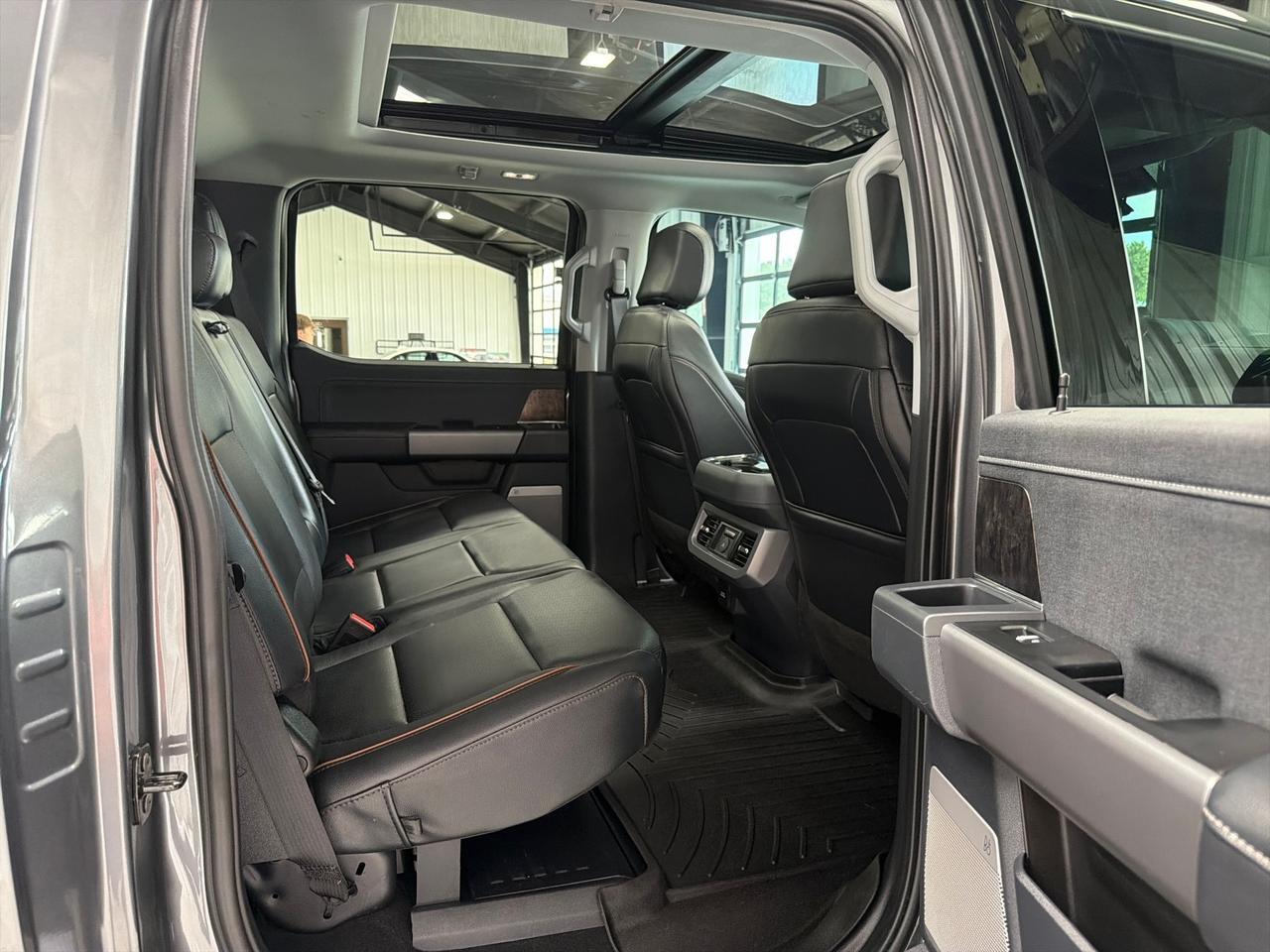 2026 Ford F-250 Lariat, H.O. Diesel, Tremor Pkg, Power Boards, Pano Roof, Premium Pkg, Leveled, Winch, Ranch Hands, Toyo M/Ts Houston TX 2026 Ford F-250 Lariat, H.O. Diesel, Tremor Pkg, Power Boards, Pano Roof, Premium Pkg, Leveled, Winch, Ranch Hands, Toyo M/Ts Houston TX