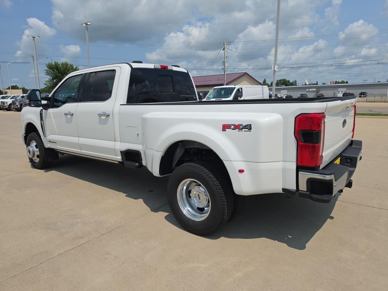 2026 Ford F-350SD Lariat Watertown SD 2026 Ford F-350SD Lariat Watertown SD