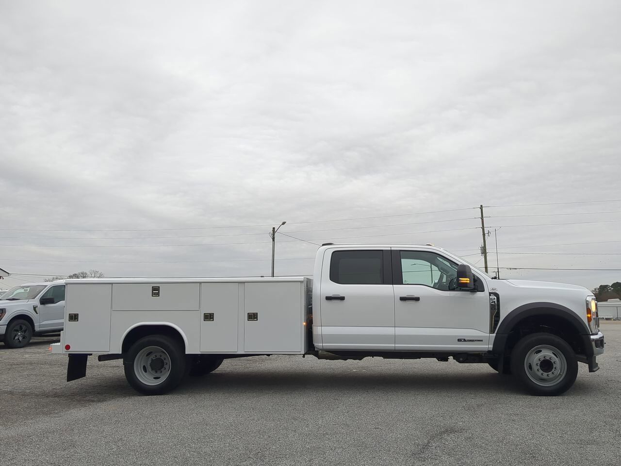 2026 Ford Super Duty F-450 DRW Service Body Appleton WI