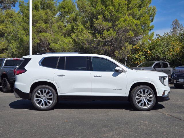 2026 GMC Acadia Denali 2026 GMC Acadia Denali