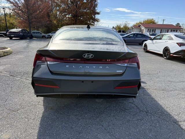 2026 Hyundai Elantra Hybrid Blue San Clemente CA 2026 Hyundai Elantra Hybrid Blue San Clemente CA