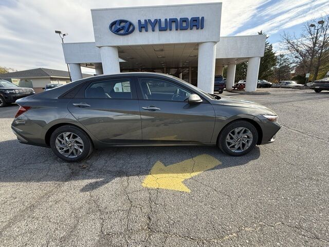 2026 Hyundai Elantra Hybrid Blue San Clemente CA 2026 Hyundai Elantra Hybrid Blue San Clemente CA