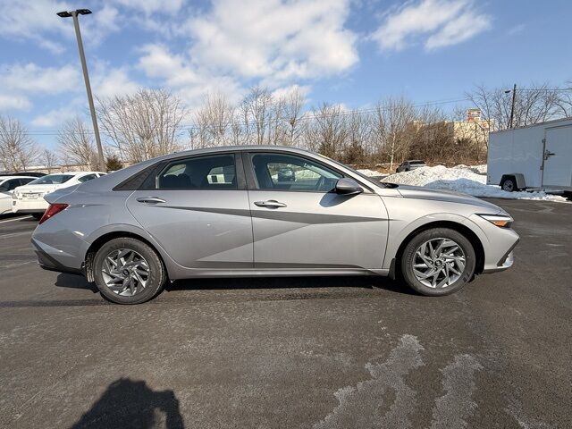 2026 Hyundai Elantra Hybrid Blue San Clemente CA 2026 Hyundai Elantra Hybrid Blue San Clemente CA