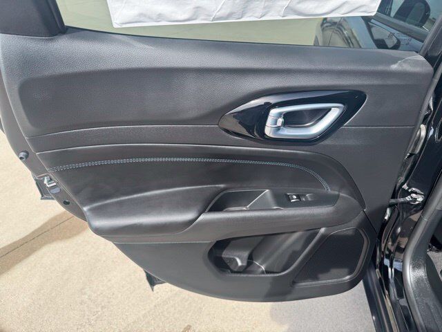 2026 Jeep Compass Latitude Watertown SD 2026 Jeep Compass Latitude Watertown SD