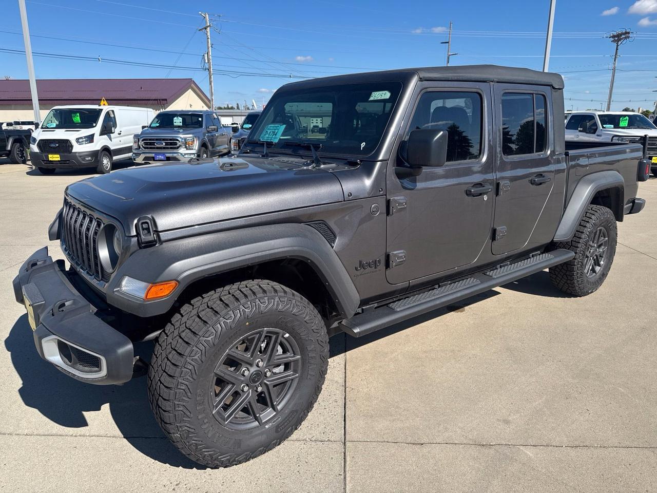2026 Jeep Gladiator Sport Watertown SD 2026 Jeep Gladiator Sport Watertown SD