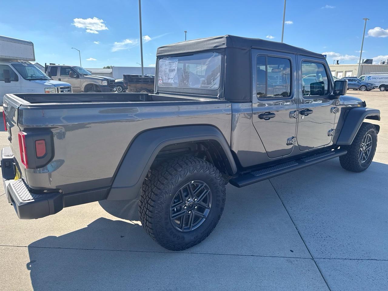 2026 Jeep Gladiator Sport Watertown SD 2026 Jeep Gladiator Sport Watertown SD