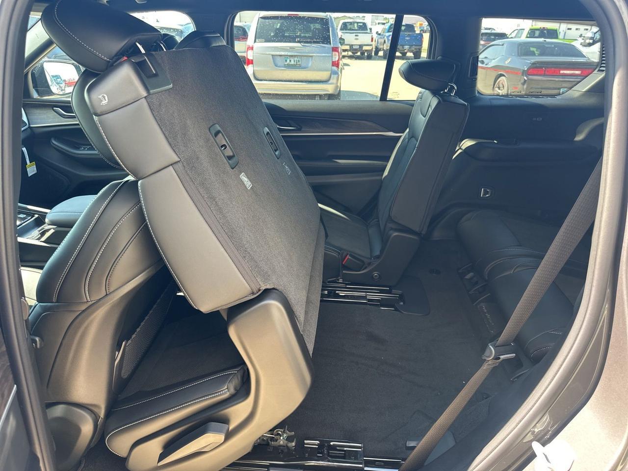 2026 Jeep Grand Cherokee L Altitude Watertown SD 2026 Jeep Grand Cherokee L Altitude Watertown SD
