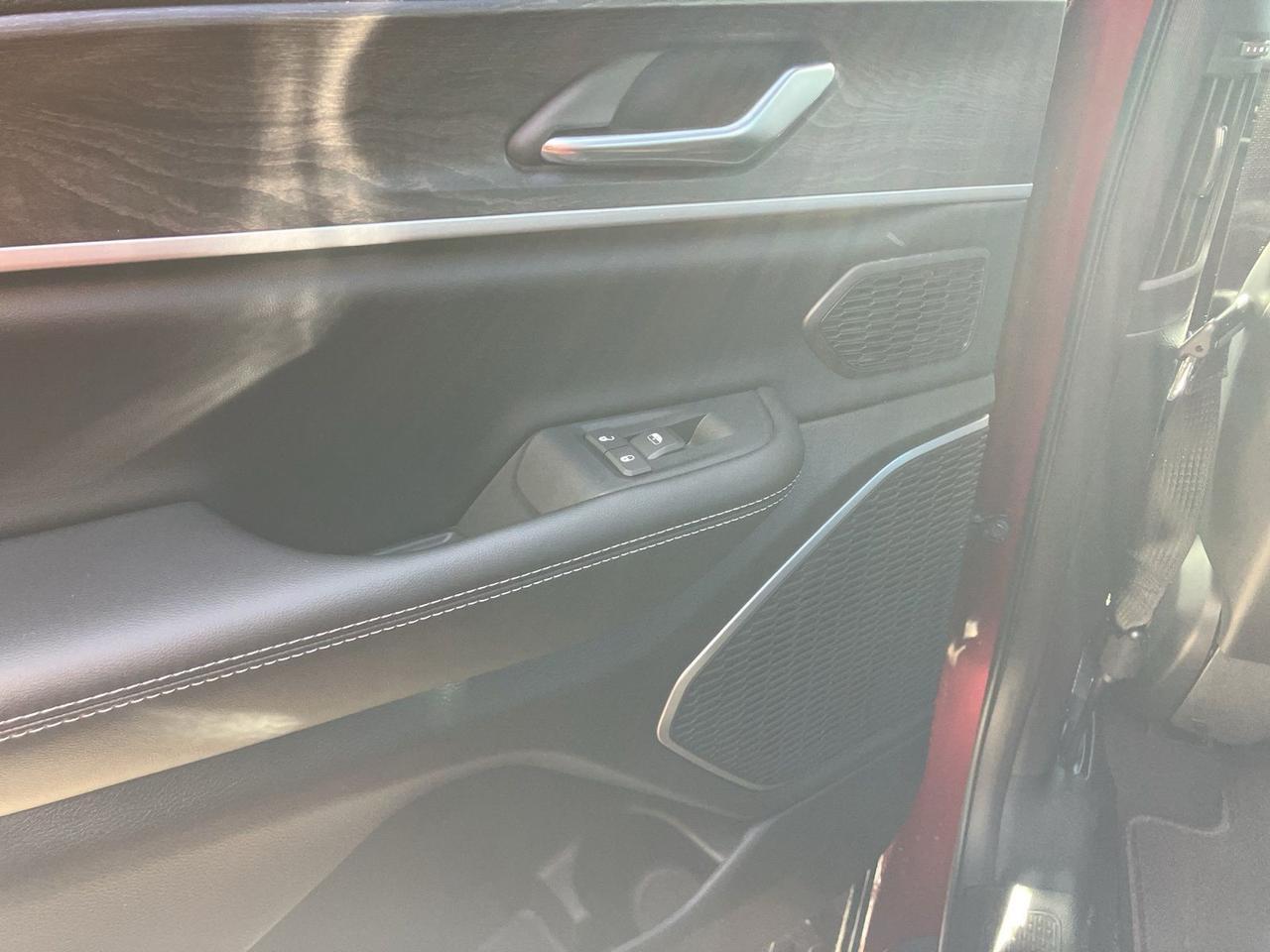2026 Jeep Grand Cherokee L Limited Watertown SD 2026 Jeep Grand Cherokee L Limited Watertown SD