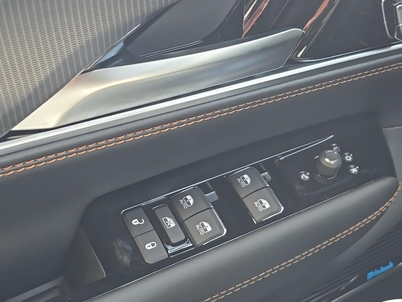 2026 Jeep Grand Wagoneer L Summit Reserve Watertown SD 2026 Jeep Grand Wagoneer L Summit Reserve Watertown SD