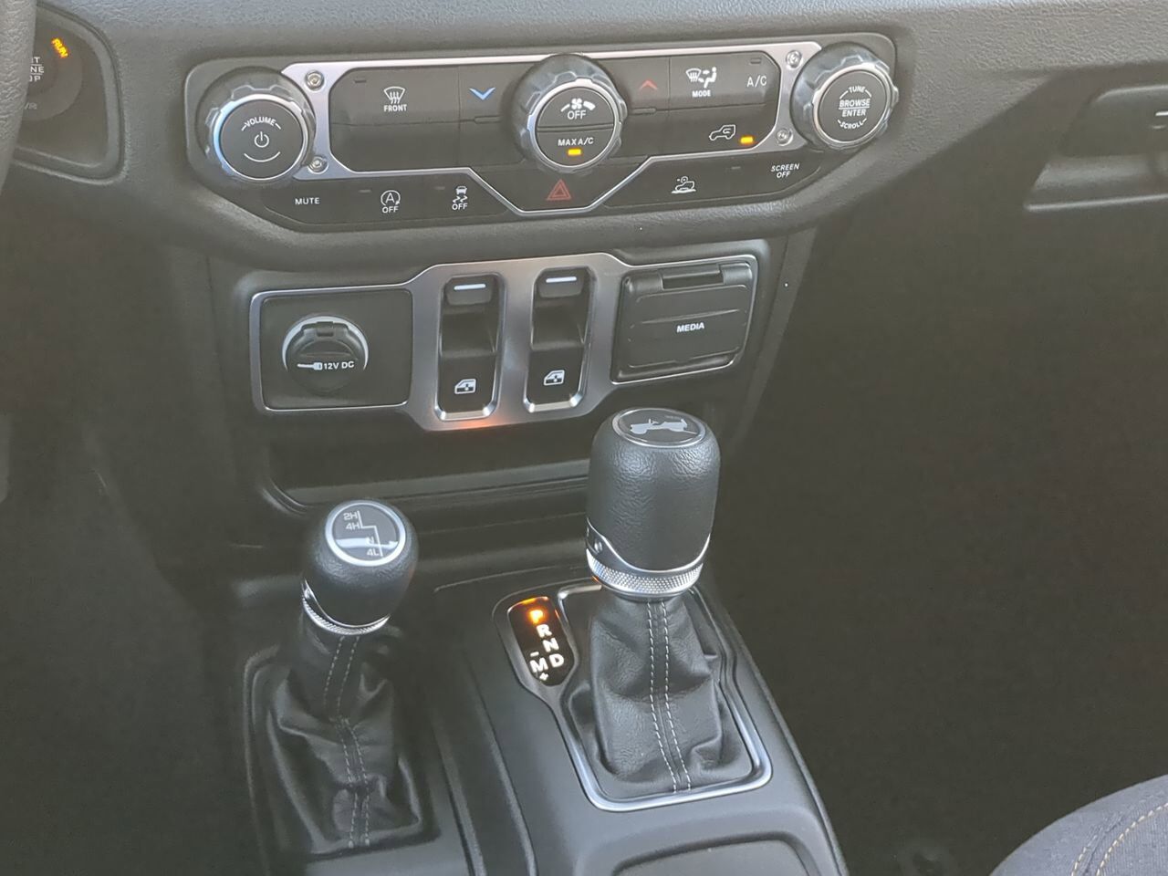 2026 Jeep Wrangler Sport Appleton WI