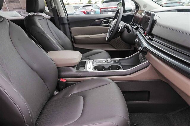 2026 Kia Carnival Hybrid LXS Renton WA 2026 Kia Carnival Hybrid LXS Renton WA