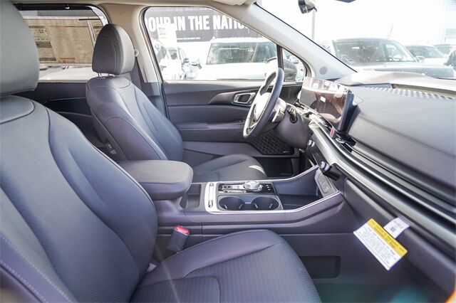 2026 Kia Carnival MPV Hybrid SX Prestige Huntington Beach CA 2026 Kia Carnival MPV Hybrid SX Prestige Huntington Beach CA