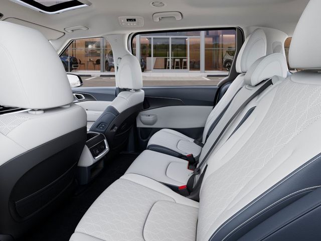 2026 Kia Carnival MPV Hybrid SX Huntington Beach CA 2026 Kia Carnival MPV Hybrid SX Huntington Beach CA