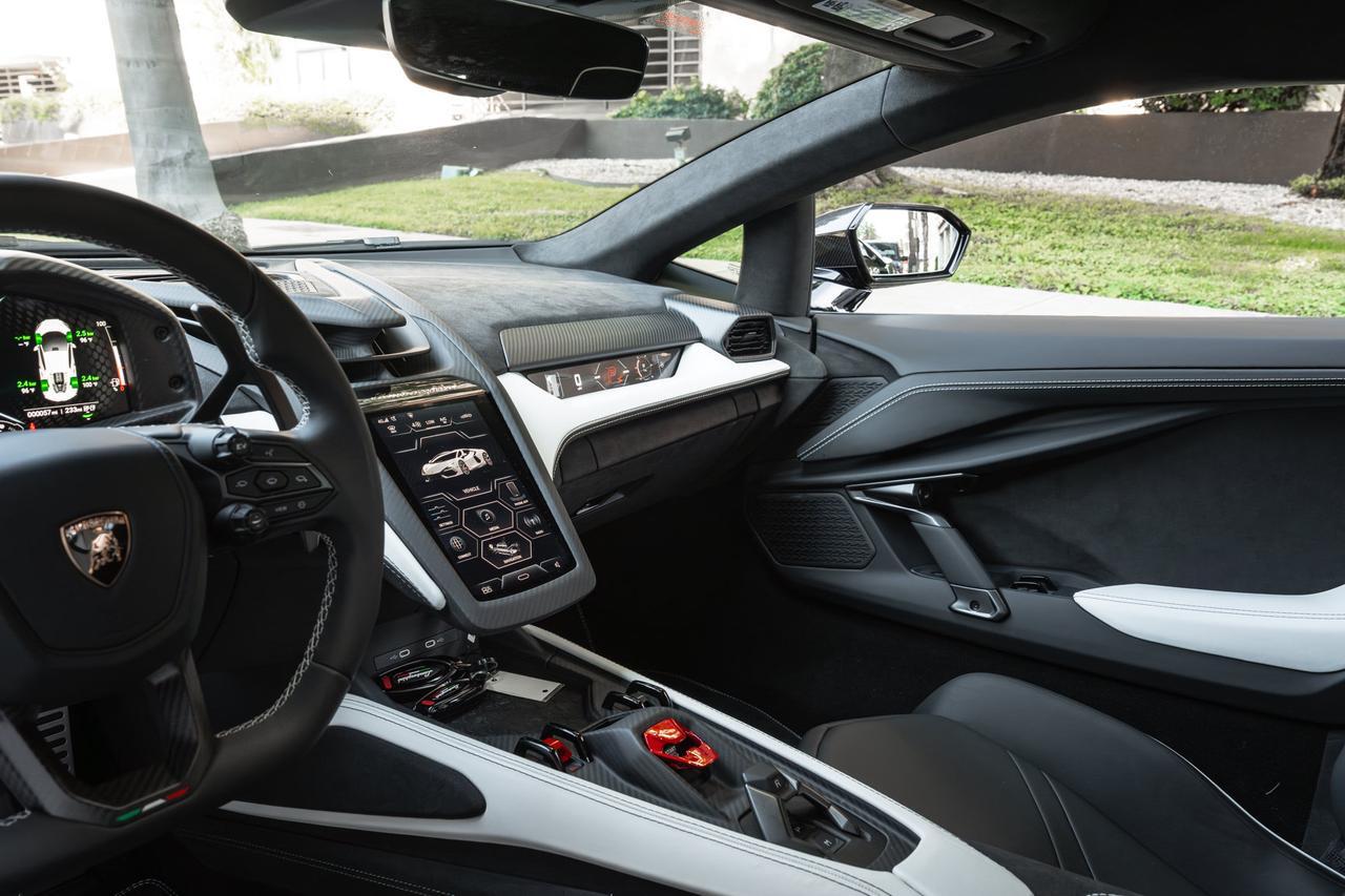 2026 Lamborghini Revuelto Lawrence KS