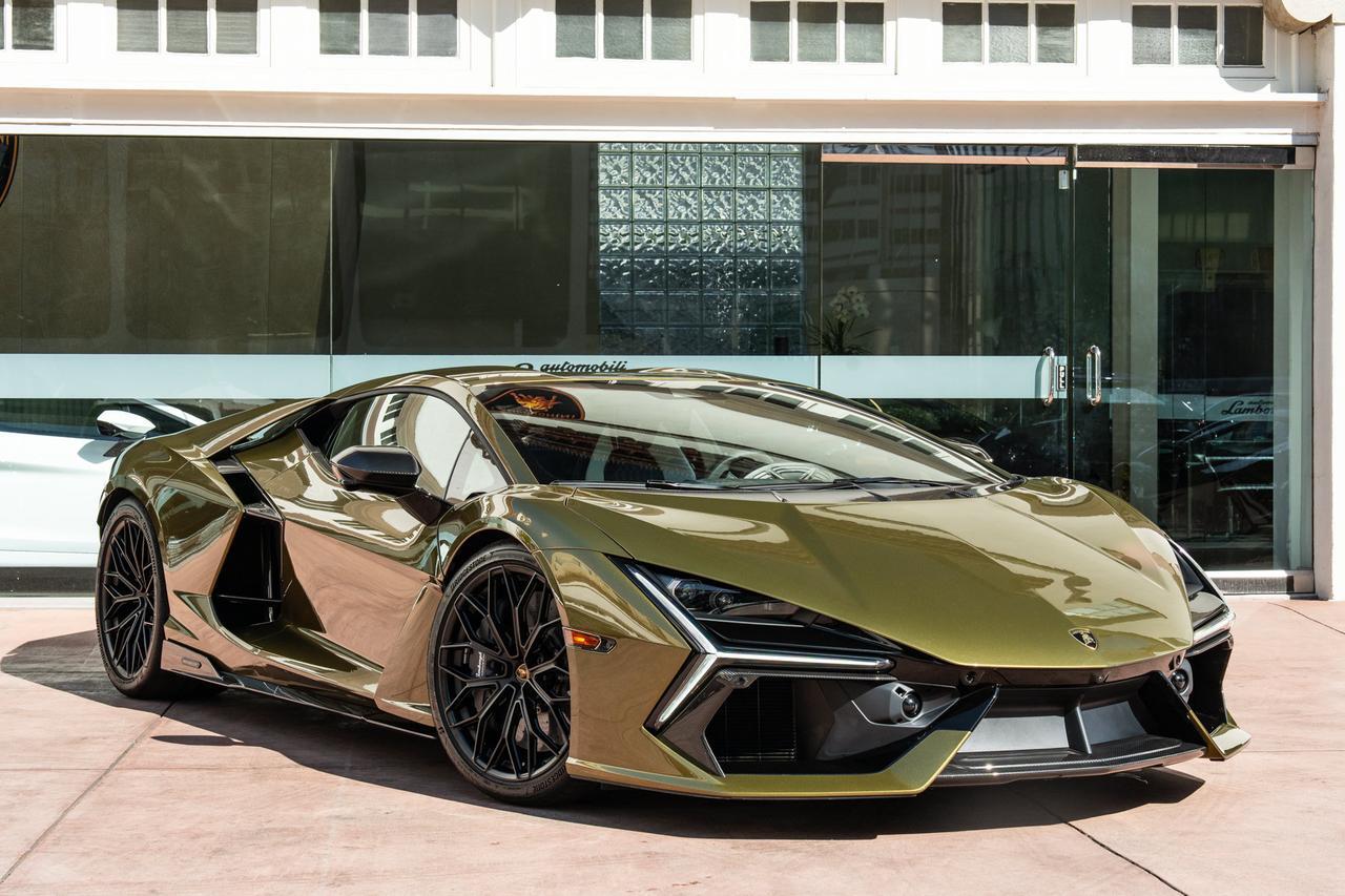2026 Lamborghini Revuelto