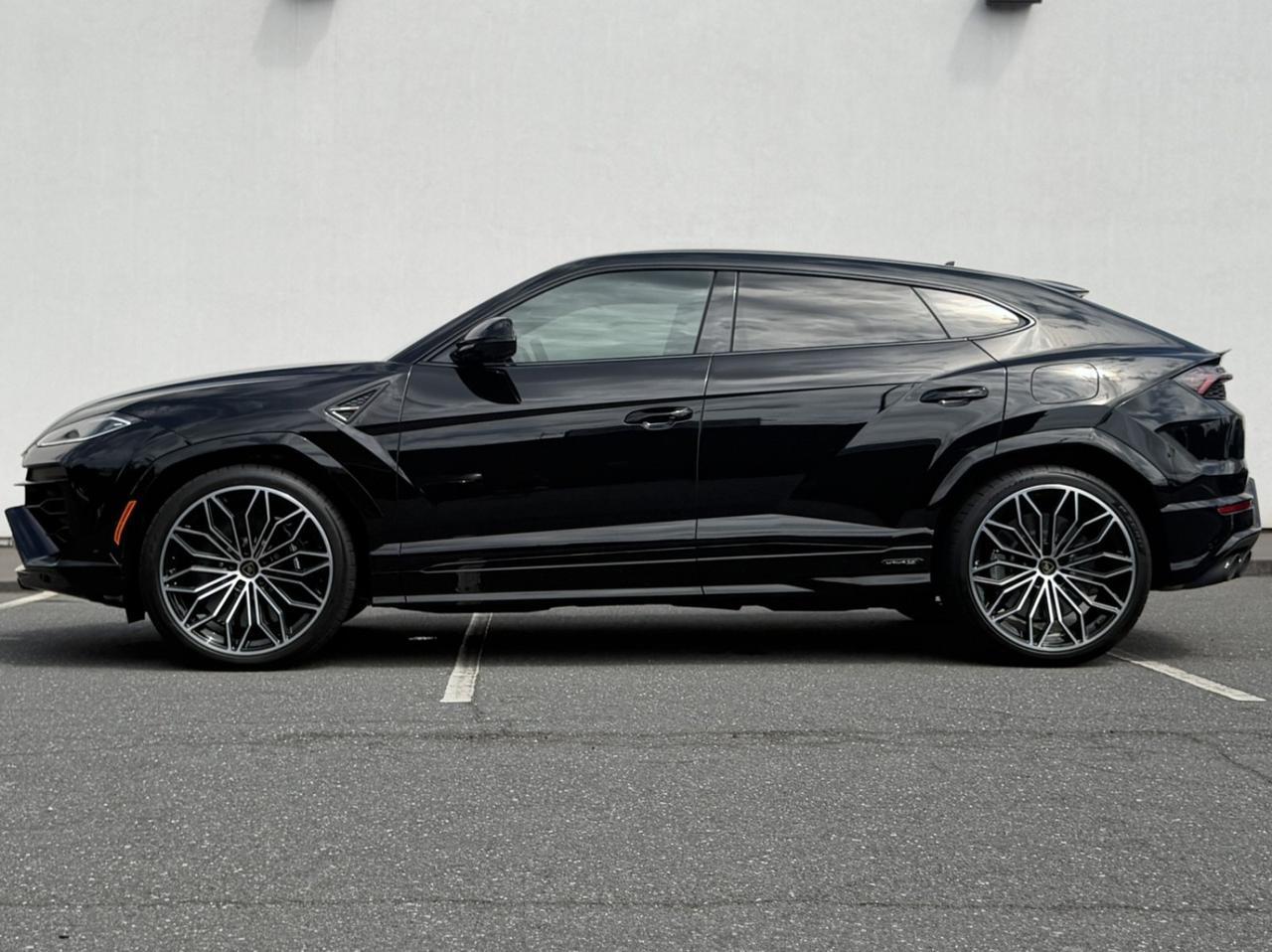 2026 Lamborghini URUS SE Charlotte NC 2026 Lamborghini URUS SE Charlotte NC