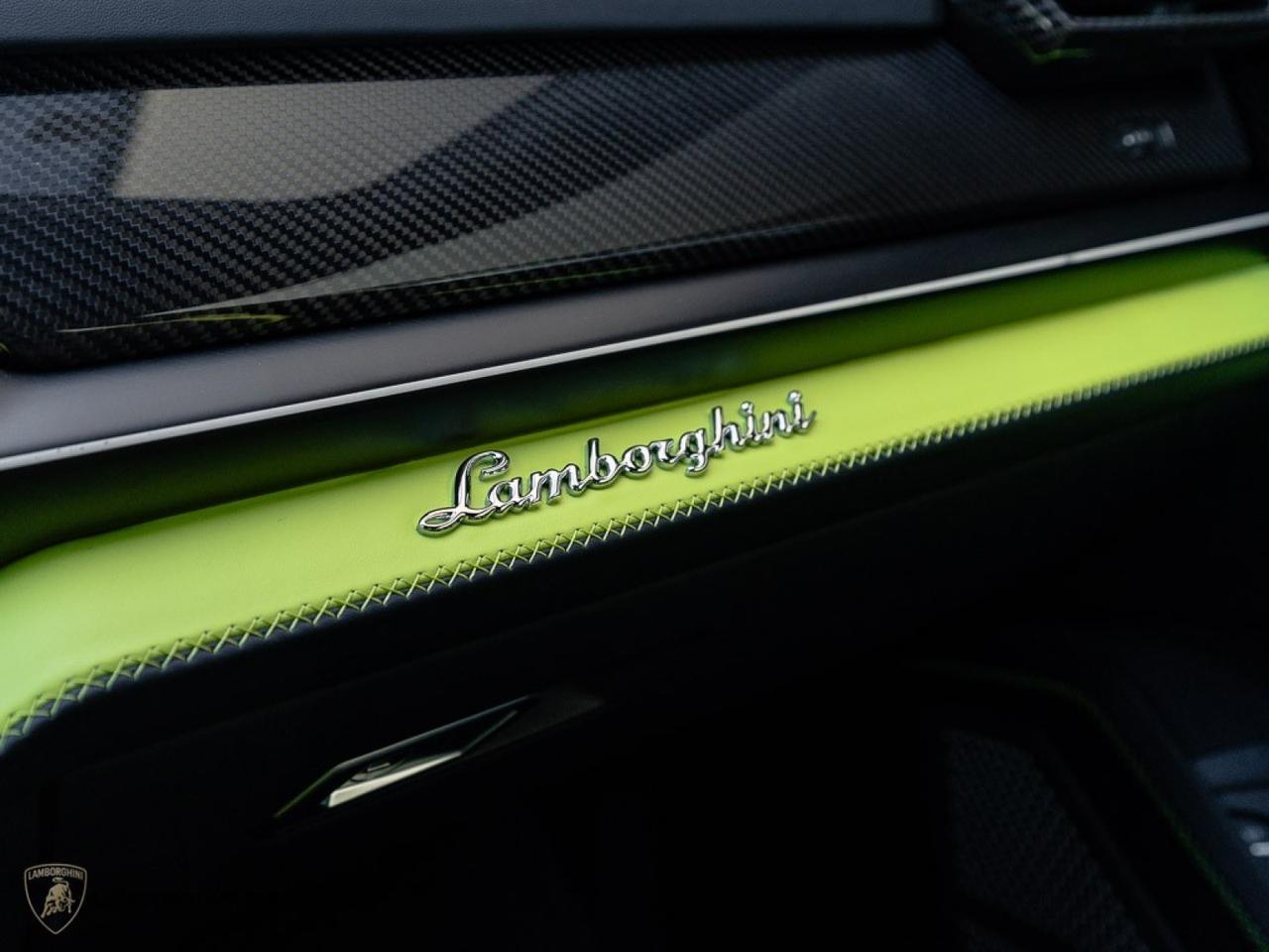 2026 Lamborghini URUS SE West Palm Beach FL