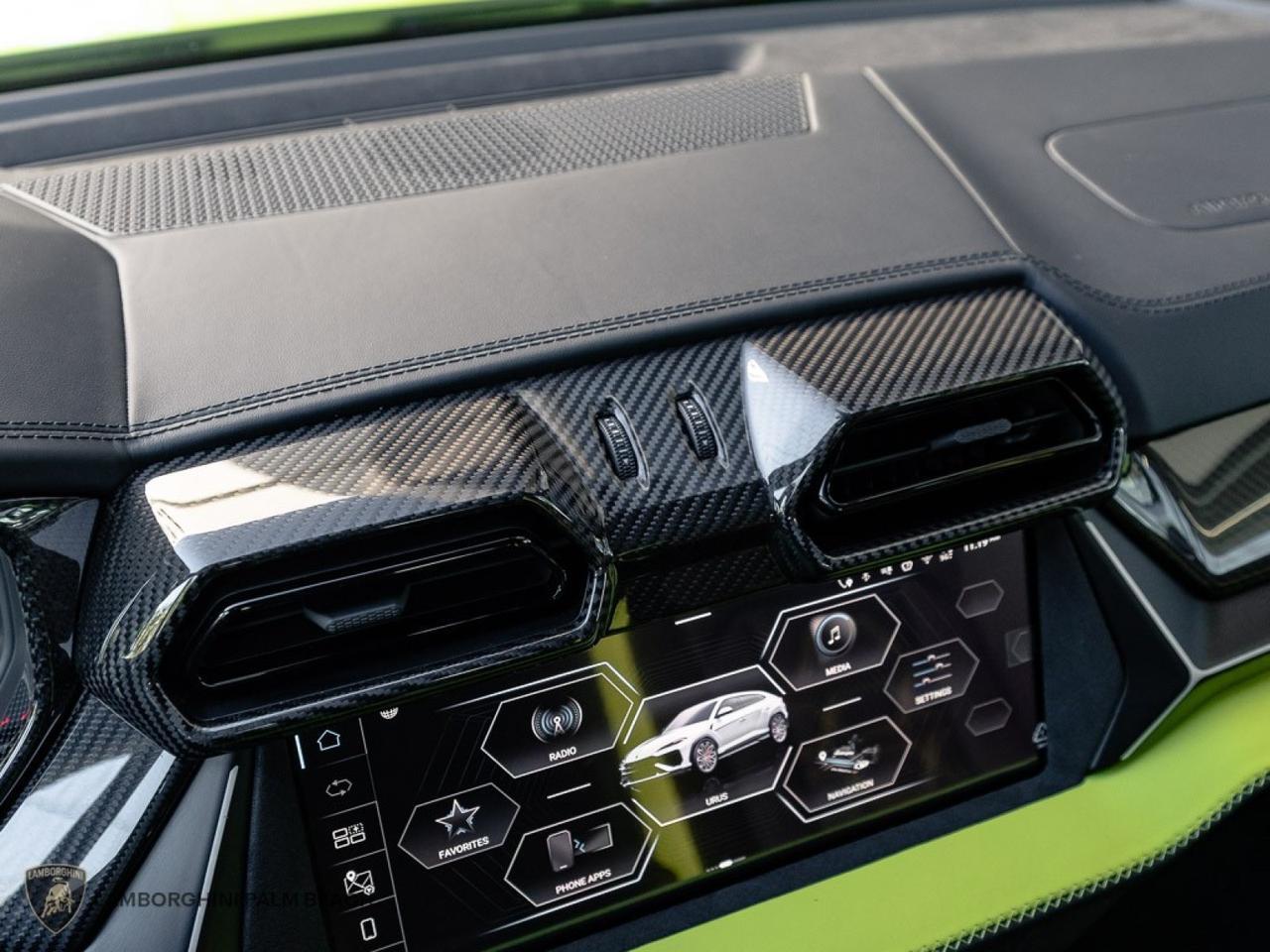 2026 Lamborghini URUS SE West Palm Beach FL