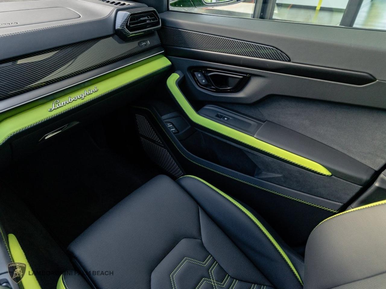 2026 Lamborghini URUS SE West Palm Beach FL