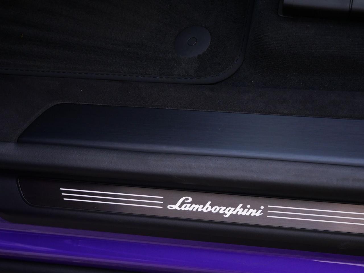 2026 Lamborghini Urus SE Lawrence KS